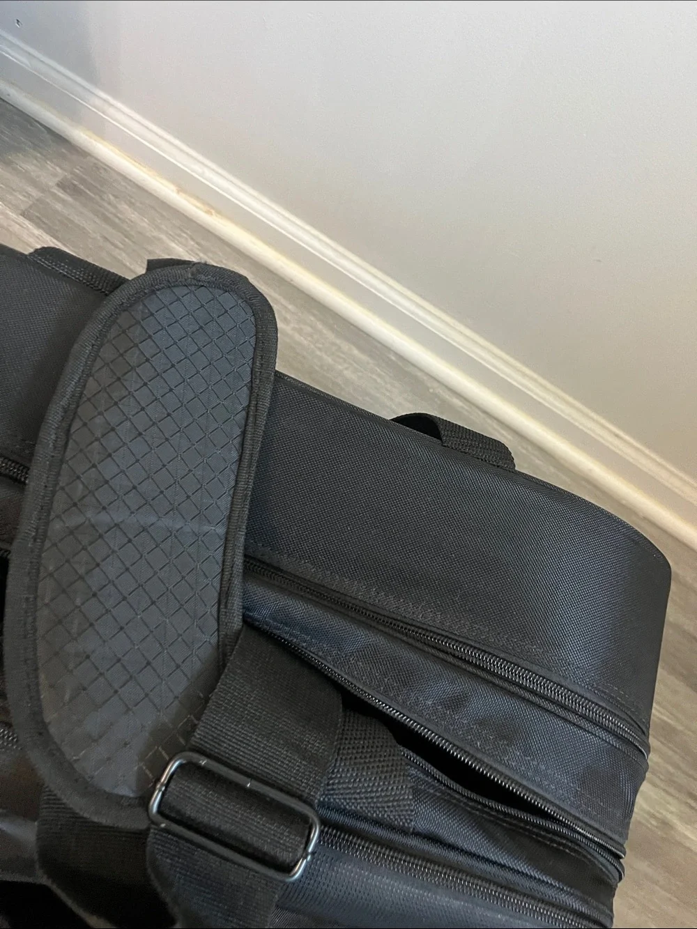 Targus Black Laptop Briefcase Messenger for Men